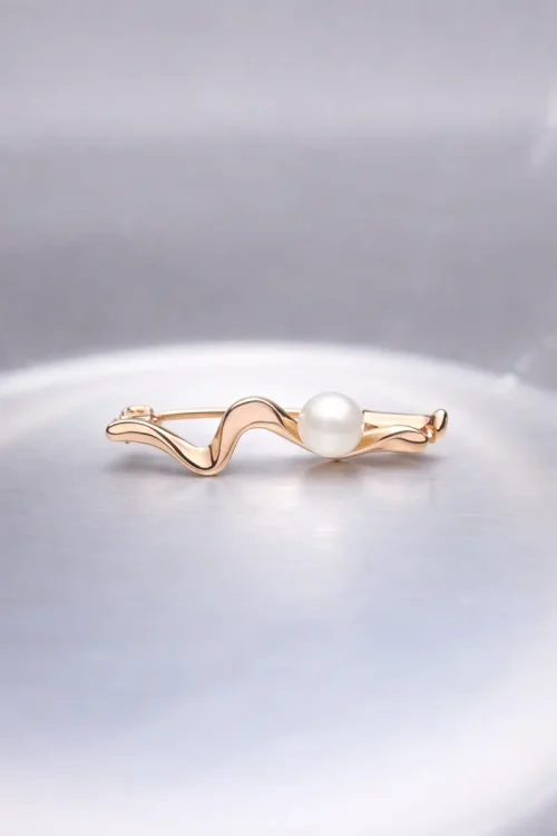Gold-plated Brooch with a Natural Pearl